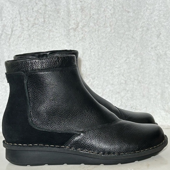 Clarks Womens Black Leather Michela Petal Side Zip Ankle Boots Booties SZ US 9 - Picture 1 of 12